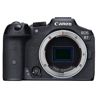 Canon EOS R7 + 35mm f1.8 Macro Kit