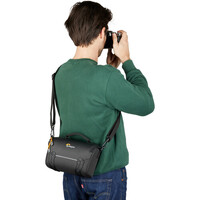 Lowepro Adventura SH 160 III Shoulder Bag - Black