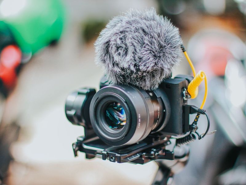 Zoom and prime lens for video content