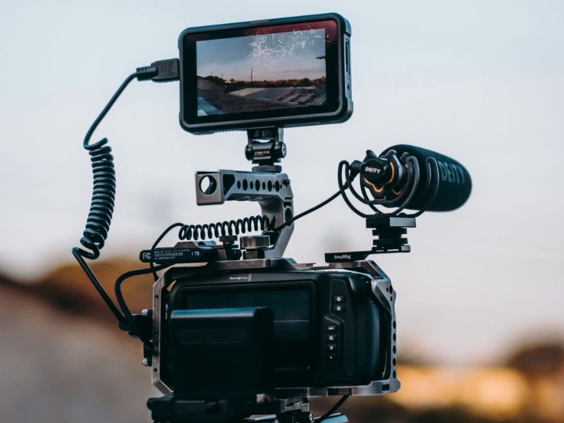 Lighting, microphone and gimbal setup for content creation
