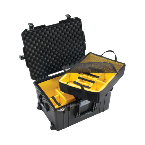 Pelican 1607 Air Hard Case with Dividers and Wheels